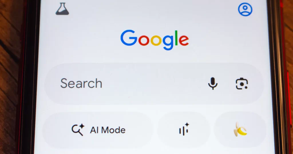 Google đang cập nhật chế độ AI trên Chrome với tính năng xem trang song song và menu “plus” cho phép thêm các tab, hình ảnh và tệp làm ngữ cảnh.